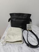 LOEWE フラメンコミニクラッチショルダーバッグ（ブランドバッグ）の商品画像 - 査定依頼日：2025年6月18日 - 最高査定価格：220,000円