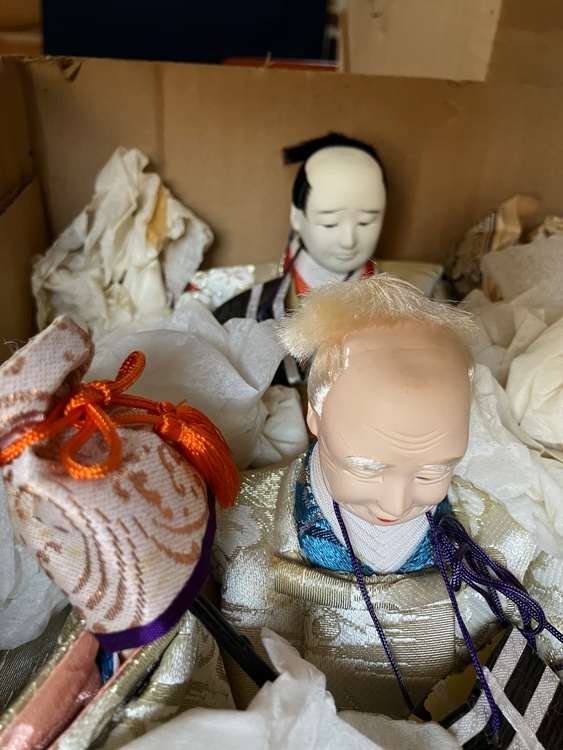 雛人形7段飾り、洋物人形、和物人形（美術品・骨董品）の商品画像 - 査定依頼日：2026年5月13日 - 最高査定価格：100,000円
