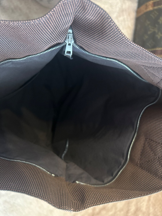 縦長トートバッグ（ブランドバッグ）の商品画像 - 査定依頼日：2026年2月27日 - 最高査定価格：20,000円