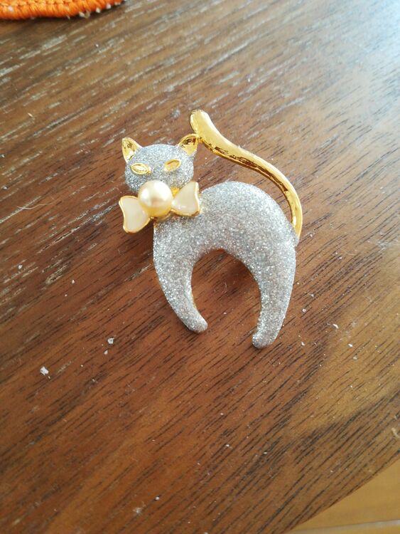 真珠のブローチ（宝石）の商品画像 - 査定依頼日：2025年10月11日 - 最高査定価格：20,000円