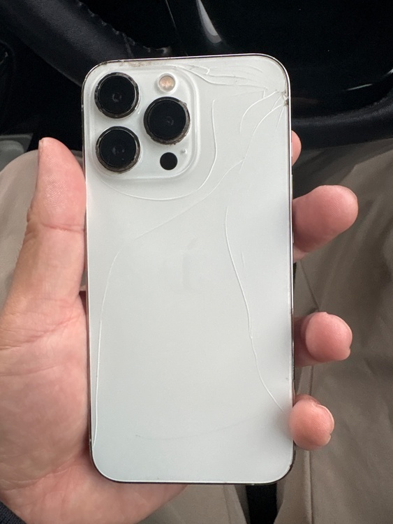  iPhone13プロ（スマホ）の商品画像 - 査定依頼日：2026年6月17日 - 最高査定価格：25,000円