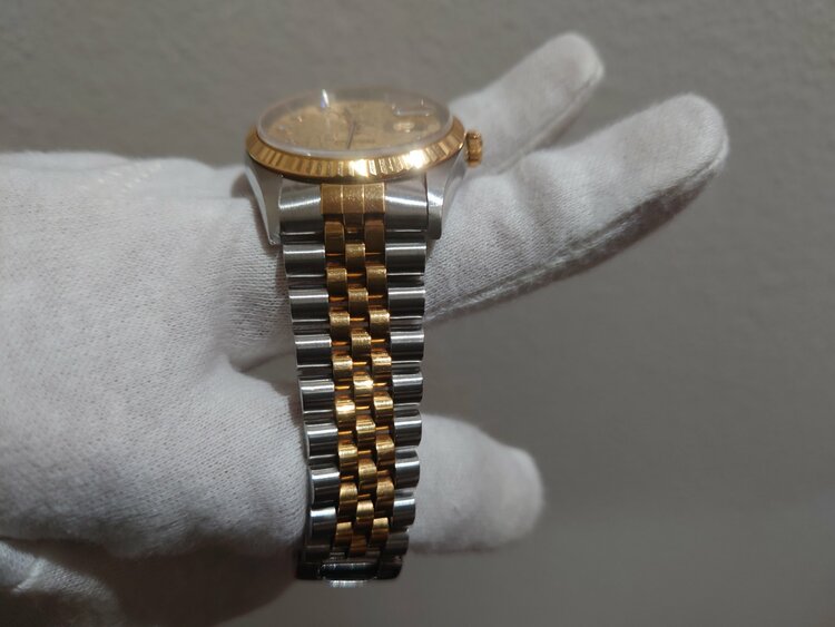 16233G（高級時計）の商品画像 - 査定依頼日：2026年1月22日 - 最高査定価格：1,100,000円