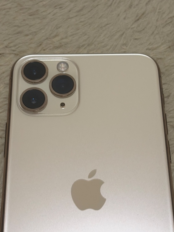 Au iphone11 pro（スマホ）の商品画像 - 査定依頼日：2026年5月23日 - 最高査定価格：18,000円