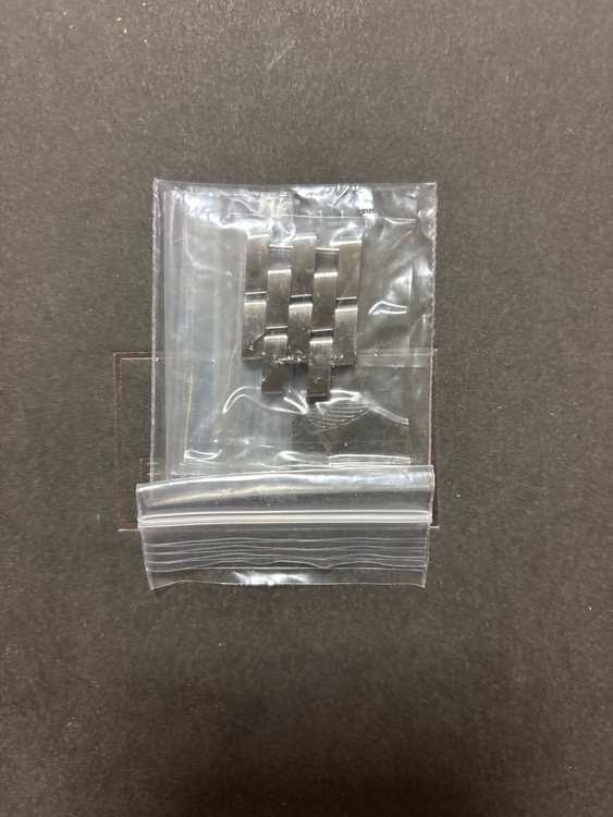 ブライトリング クロノマット S041B48Pa（高級時計）の商品画像 - 査定依頼日：2025年12月30日 - 最高査定価格：420,000円