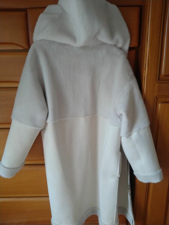 2wayファーコート（古着・ファッション）の商品画像 - 査定依頼日：2025年8月24日 - 最高査定価格：2,000円