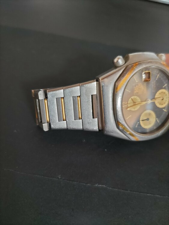 タグホイヤー その他 クロノグラフ 225.206 デイト 100m防水 黒 ブラック TI チタン（高級時計）の商品画像 - 査定依頼日：2026年1月21日 - 最高査定価格：70,000円