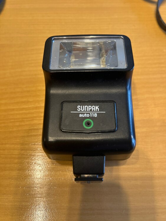 MINOLTA（カメラ）の商品画像 - 査定依頼日：2025年4月18日 - 最高査定価格：500円