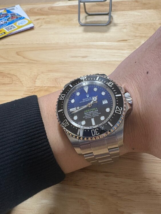 ロレックス シードゥエラー 1660（高級時計）の商品画像 - 査定依頼日：2025年4月17日 - 最高査定価格：1,400,000円