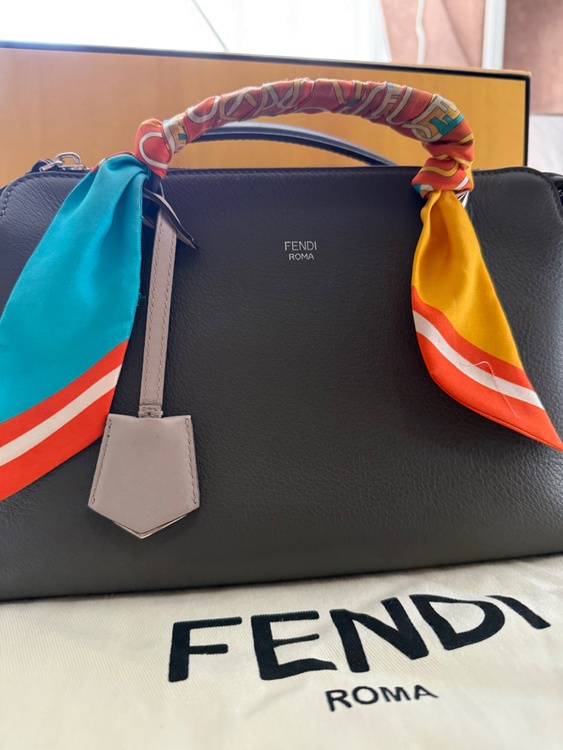 フェンディ  （ブランドバッグ）の商品画像 - 査定依頼日：2026年1月30日 - 最高査定価格：120,000円