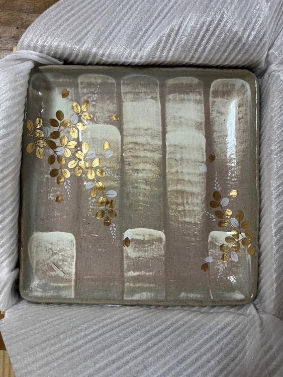 たち吉 金彩草華 盛皿（美術品・骨董品）の商品画像 - 査定依頼日：2026年7月6日 - 最高査定価格：1,000円