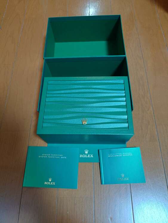 オイスターパーペチュアル新作青文字盤36mm（高級時計）の商品画像 - 査定依頼日：2025年5月21日 - 最高査定価格：1,200,000円