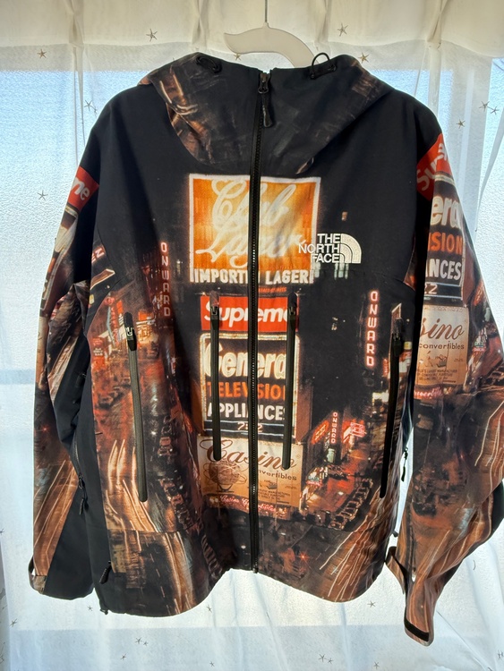 Supreme x The North Face Taped Seam Shel（古着・ファッション）の商品画像 - 査定依頼日：2025年12月28日 - 最高査定価格：40,000円