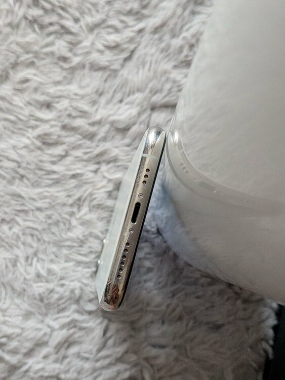 iPhone iPhone11 Pro 256GB au（スマホ）の商品画像 - 査定依頼日：2026年7月13日 - 最高査定価格：22,000円