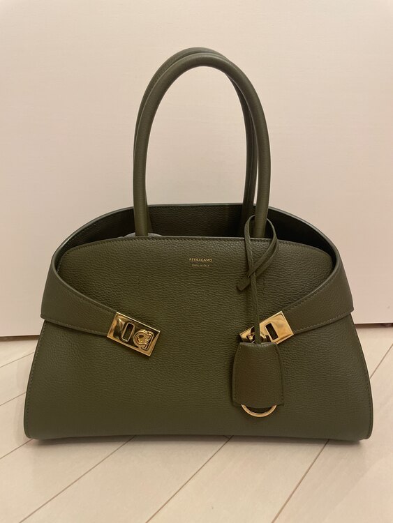 フェラガモ  （ブランドバッグ）の商品画像 - 査定依頼日：2025年3月27日 - 最高査定価格：110,000円