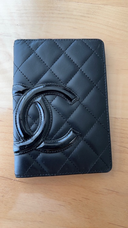 システム手帳ケース（ブランド財布・小物）の商品画像 - 査定依頼日：2025年9月2日 - 最高査定価格：15,000円