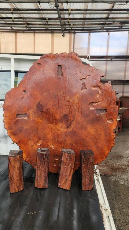 花梨テーブル（美術品・骨董品）の商品画像 - 査定依頼日：2026年3月6日 - 最高査定価格：3,000円