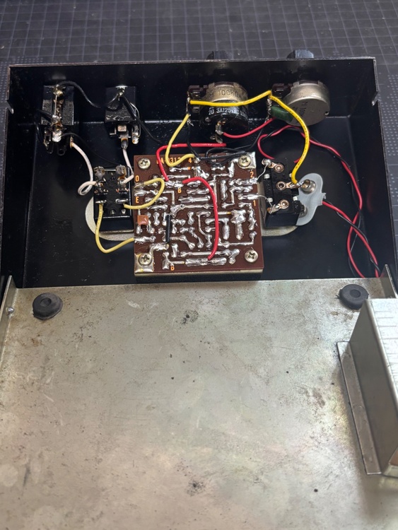 ACE TONE fuzz master FM-2（ピアノ・楽器・PA機材）の商品画像 - 査定依頼日：2026年7月13日 - 最高査定価格：30,000円