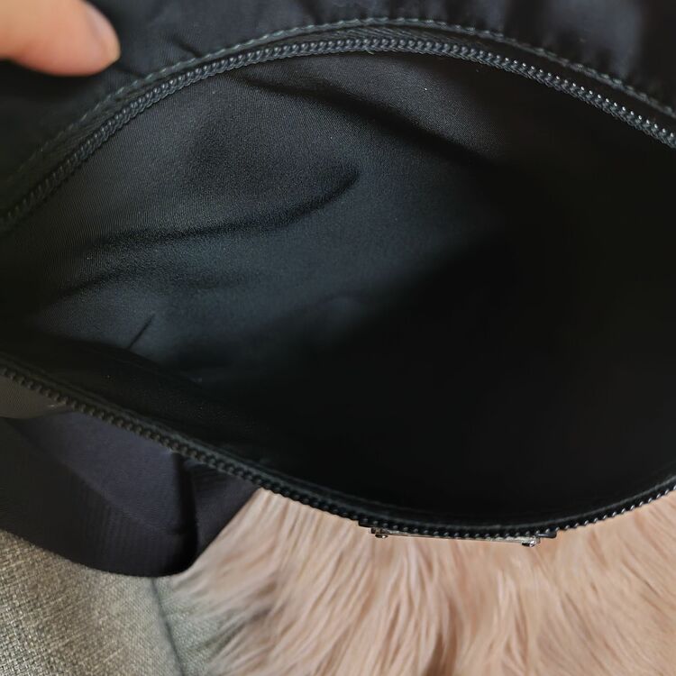 プラダ（ブランドバッグ）の商品画像 - 査定依頼日：2025年11月15日 - 最高査定価格：15,000円