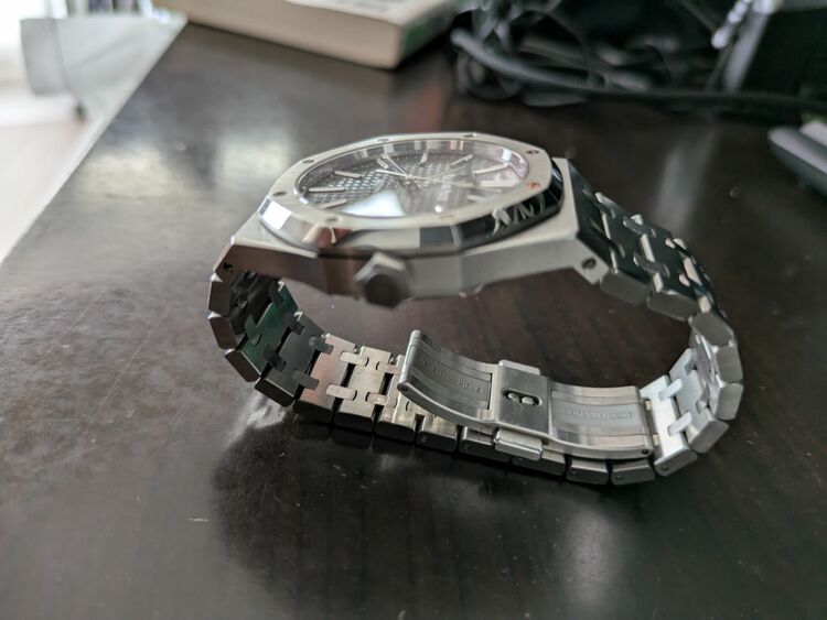 オーデマピゲ ロイヤルオーク 15400ST（高級時計）の商品画像 - 査定依頼日：2025年9月20日 - 最高査定価格：4,800,000円