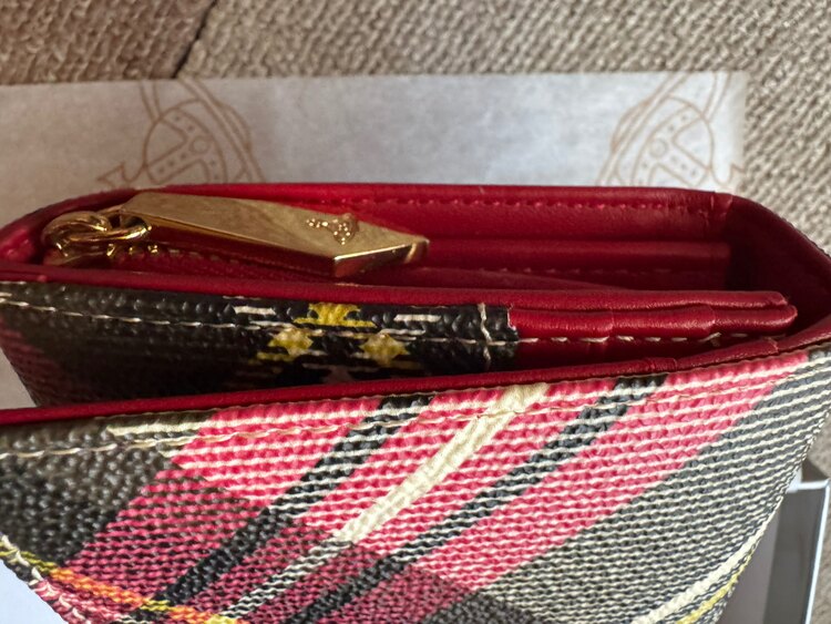 長財布（ブランド財布・小物）の商品画像 - 査定依頼日：2025年4月9日 - 最高査定価格：5,000円