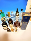 ヘネシーVSOP２本(一つは箱あり)、ジョニーウォーカーブルーラベル(箱未開封)、サントリーVSOP、小瓶でサントリー響、山崎、ROYAL、Cristal head VODKA(箱あり)他、計12本（お酒）の商品画像 - 査定依頼日：2026年10月6日 - 最高査定価格：31,100円