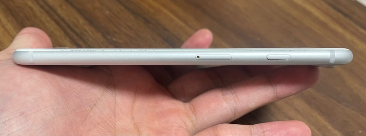 iPhone8 Plus（スマホ）の商品画像 - 査定依頼日：2025年11月1日 - 最高査定価格：8,000円