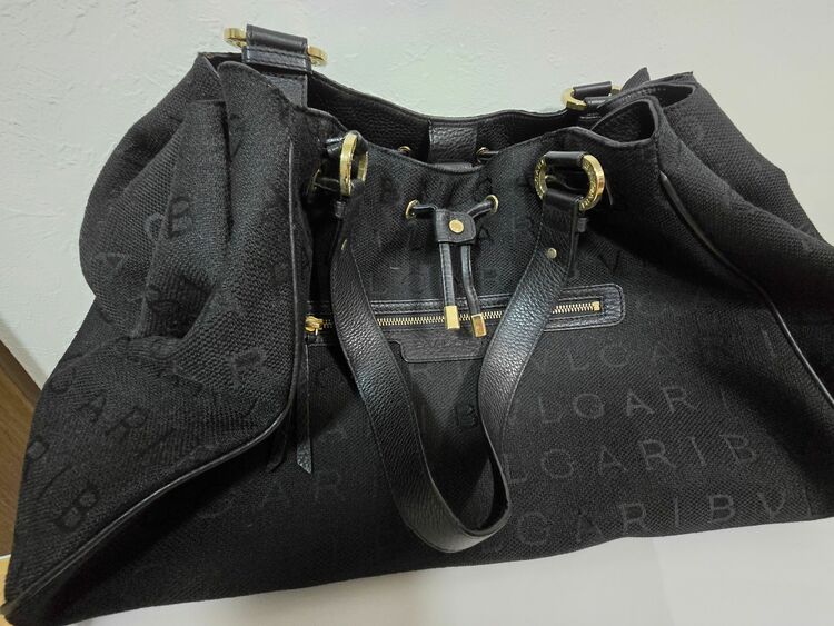 ブルガリバッグ  （ブランドバッグ）の商品画像 - 査定依頼日：2025年6月2日 - 最高査定価格：16,000円