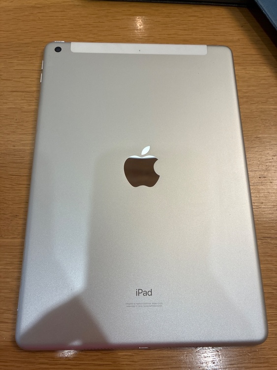 iPad 第8世代32GB（PC・タブレット）の商品画像 - 査定依頼日：2026年10月10日 - 最高査定価格：10,000円