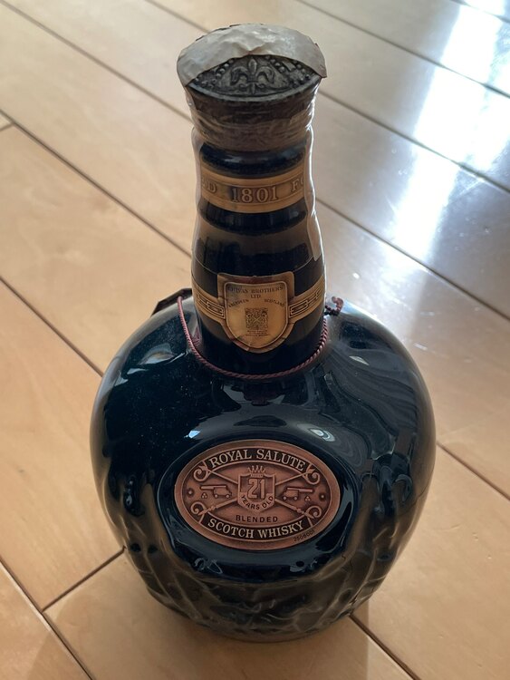 ウイスキー シーバスリーガル （お酒）の商品画像 - 査定依頼日：2025年4月19日 - 最高査定価格：4,000円