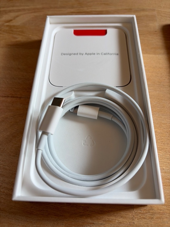 iPhone 12 mini 128GB au（スマホ）の商品画像 - 査定依頼日：2026年5月3日 - 最高査定価格：18,000円