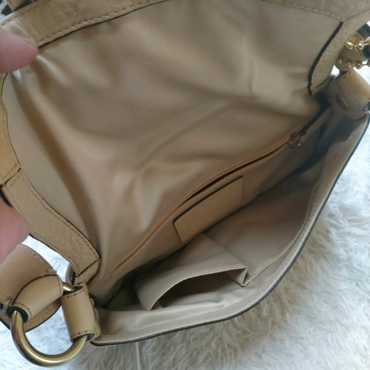 ショルダーバック（ブランドバッグ）の商品画像 - 査定依頼日：2025年6月22日 - 最高査定価格：3,000円