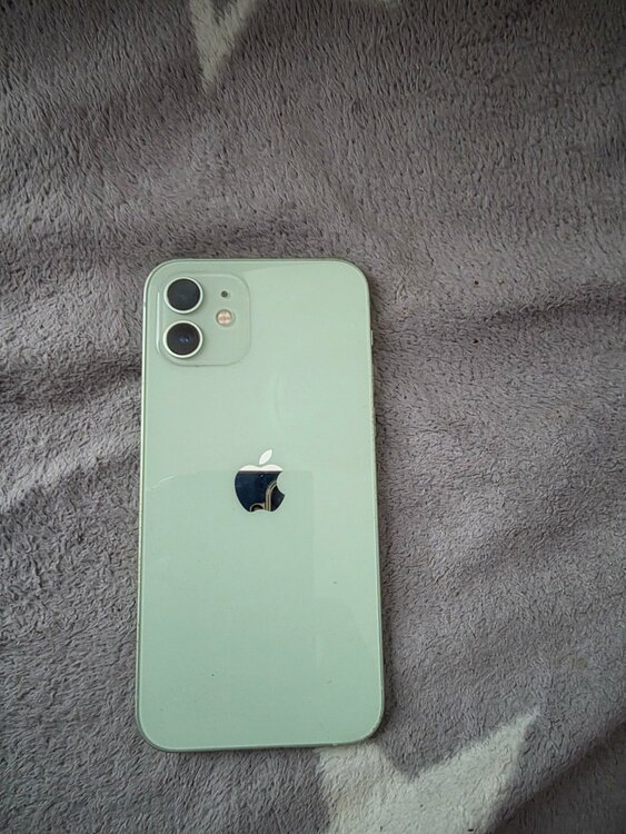 iPhone 12 64GB au（スマホ）の商品画像 - 査定依頼日：2026年4月29日 - 最高査定価格：24,000円