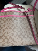 コーチシグニチャーショルダーバック（ブランドバッグ）の商品画像 - 査定依頼日：2025年12月20日 - 最高査定価格：100,000円