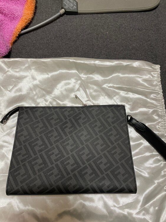 フェンディ  （ブランドバッグ）の商品画像 - 査定依頼日：2025年2月21日 - 最高査定価格：45,000円