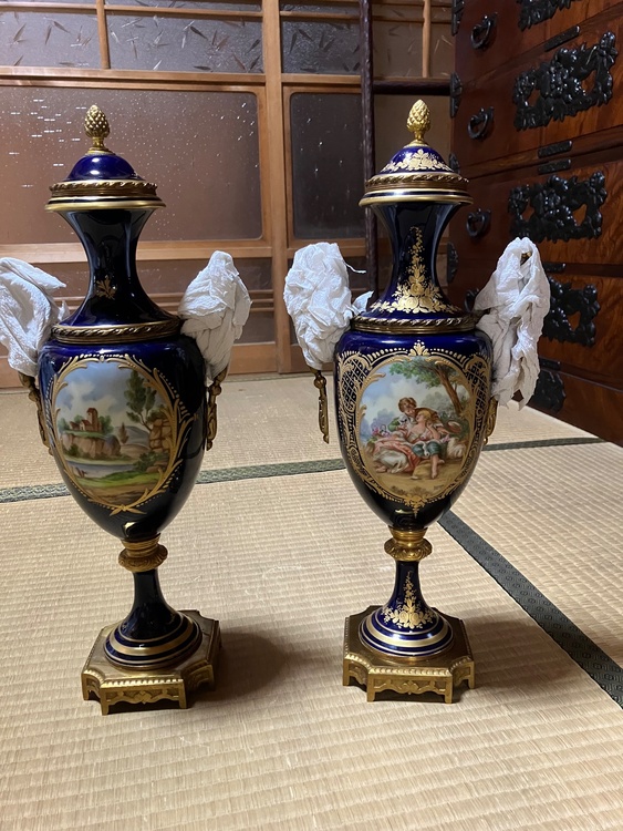 セーヴル蓋付花瓶（美術品・骨董品）の商品画像 - 査定依頼日：2026年6月22日 - 最高査定価格：13,000円