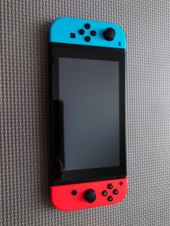 任天堂スイッチHAD-S-KABAA（ゲーム機本体・ゲームソフト）の商品画像 - 査定依頼日：2025年8月19日 - 最高査定価格：8,000円