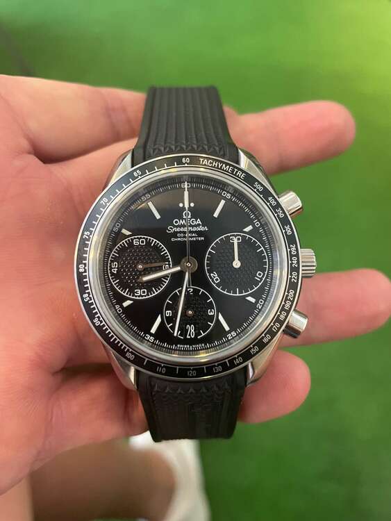 オメガ スピードマスター 32632405001001（高級時計）の商品画像 - 査定依頼日：2025年5月28日 - 最高査定価格：400,000円