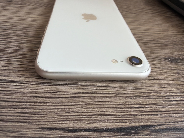 iPhoneSE（第3世代）64GB（スマホ）の商品画像 - 査定依頼日：2026年9月6日 - 最高査定価格：18,000円