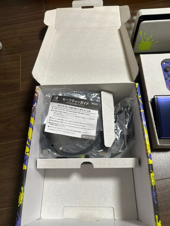 NintendoSwitch有機ELモデルスプラトゥーン3エディションとソフト　（ゲーム機本体・ゲームソフト）の商品画像 - 査定依頼日：2025年3月27日 - 最高査定価格：20,000円