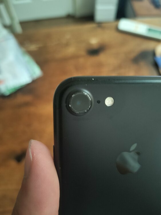 iPhone iPhone8 64GB SIMフリー（スマホ）の商品画像 - 査定依頼日：2026年7月25日 - 最高査定価格：2,500円