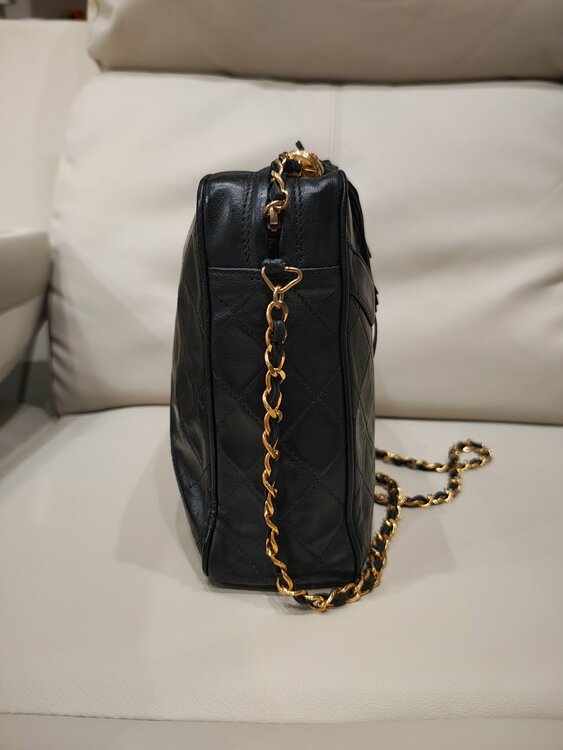 フリンジ　チェーン　ショルダー（ブランドバッグ）の商品画像 - 査定依頼日：2026年3月29日 - 最高査定価格：150,000円