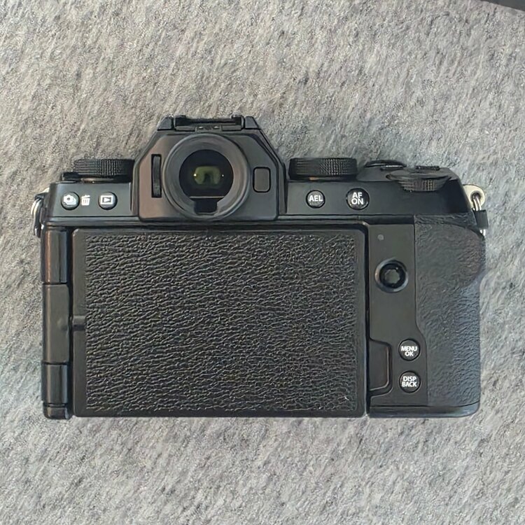 FUJIFILM X-S10 XC15-45mmF3.5-5.6 OIS PZ（カメラ）の商品画像 - 査定依頼日：2026年5月24日 - 最高査定価格：105,000円