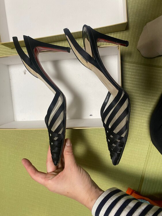 ルブタン　ヒールサンダル（古着・ファッション）の商品画像 - 査定依頼日：2024年11月17日 - 最高査定価格：1,000円