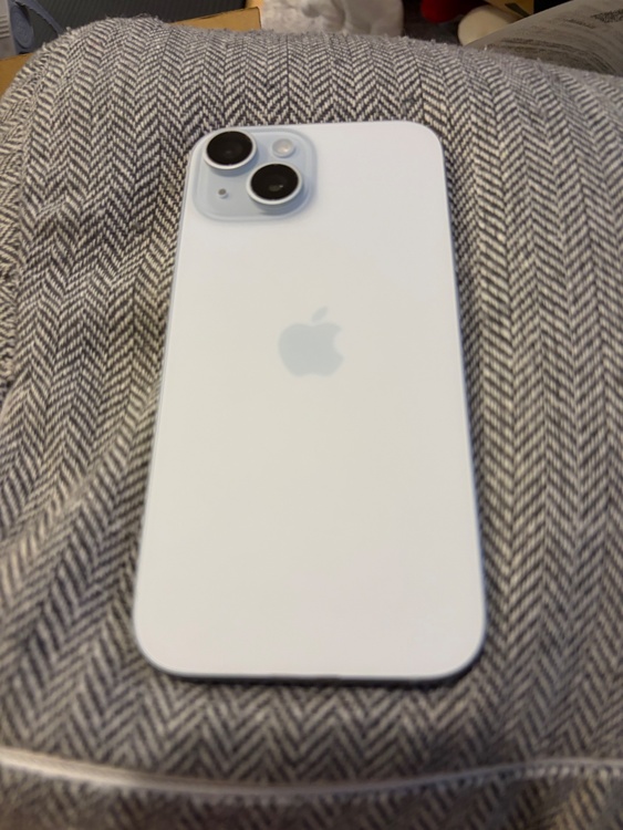 iPhone iPhone 15 128GB 楽天モバイル（スマホ）の商品画像 - 査定依頼日：2026年8月11日 - 最高査定価格：70,000円