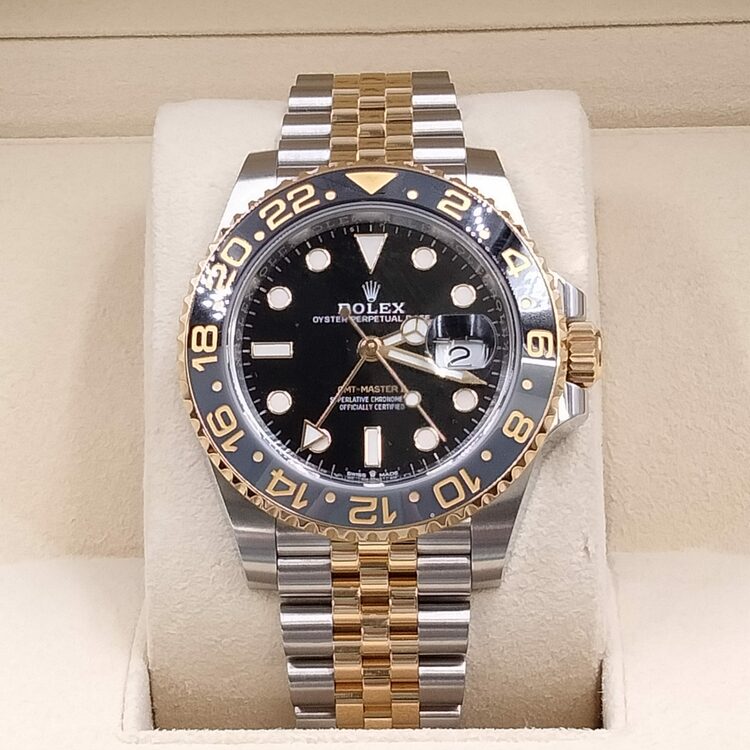 ロレックス GMTマスター 126713GRNr（高級時計）の商品画像 - 査定依頼日：2025年10月7日 - 最高査定価格：3,280,000円