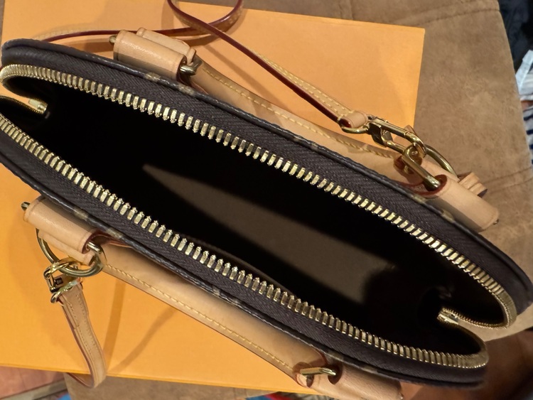 ルイヴィトン アルマ （ブランドバッグ）の商品画像 - 査定依頼日：2025年7月23日 - 最高査定価格：180,000円