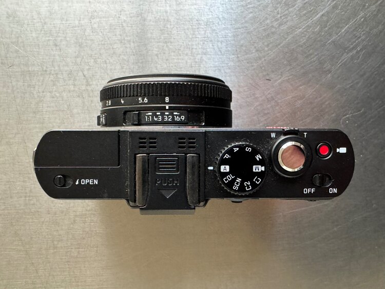 LEICA D-LUX 6（カメラ）の商品画像 - 査定依頼日：2025年5月7日 - 最高査定価格：50,000円