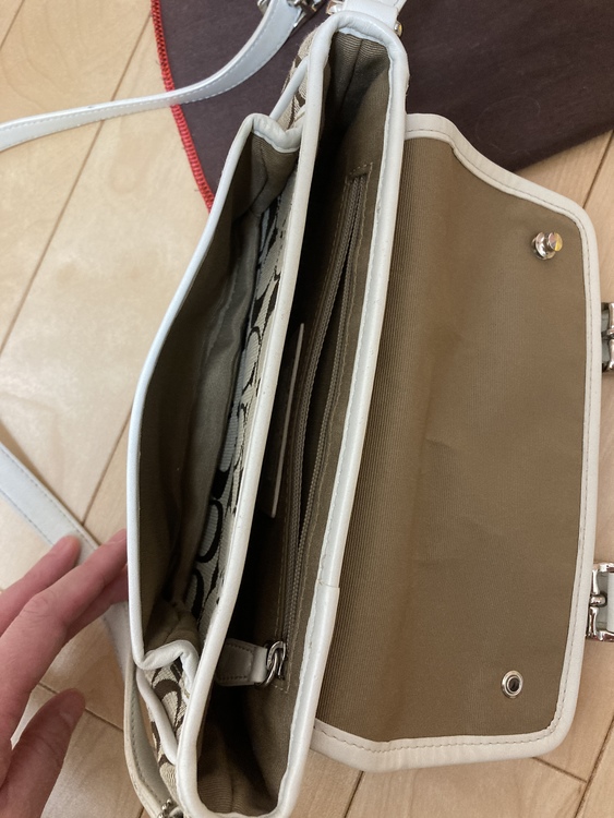 コーチのポシェット（ブランドバッグ）の商品画像 - 査定依頼日：2021年8月16日 - 最高査定価格：4,000円