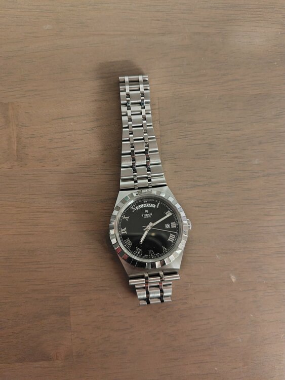 チューダー その他 ロイヤル 41mm（高級時計）の商品画像 - 査定依頼日：2026年1月26日 - 最高査定価格：320,000円