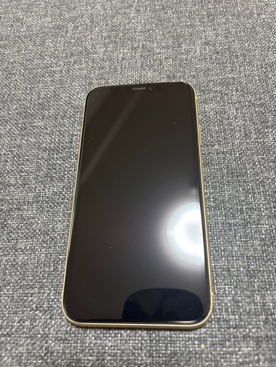 iPhone XR（スマホ）の商品画像 - 査定依頼日：2025年3月21日 - 最高査定価格：4,000円